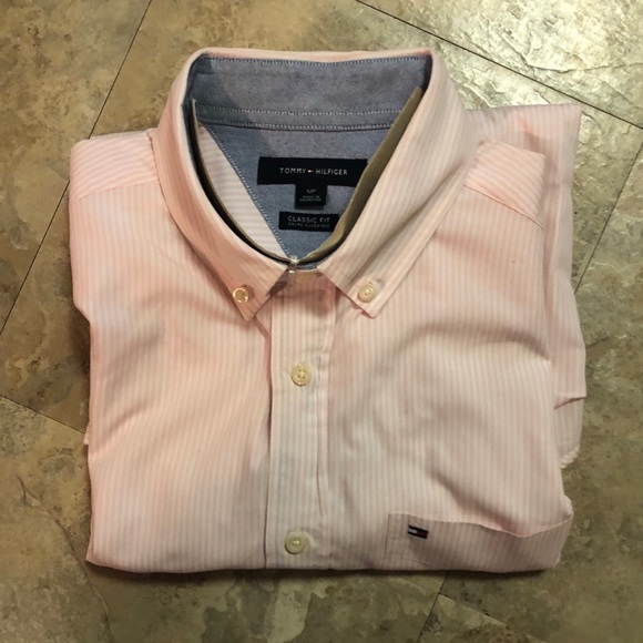 Like NEW Tommy Hilfiger Men’s Classic Fit Button Down - Picture 3 of 5